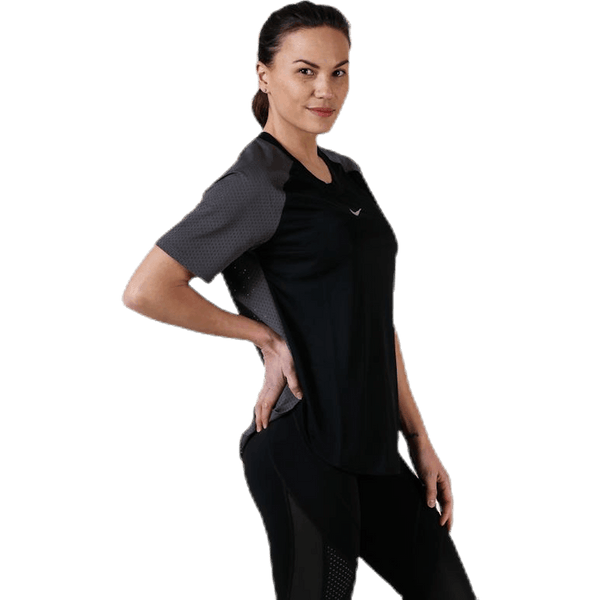 Nike - City Sleek Top SS Cool Black/Grey