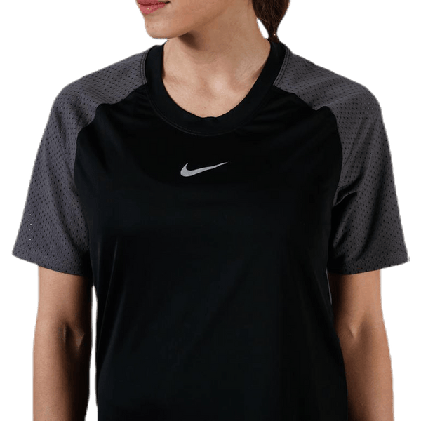 Nike - City Sleek Top SS Cool Black/Grey