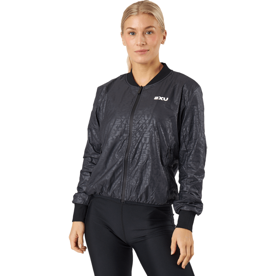 2XU - Motion Bomber Jacket Embossed Monogram/white